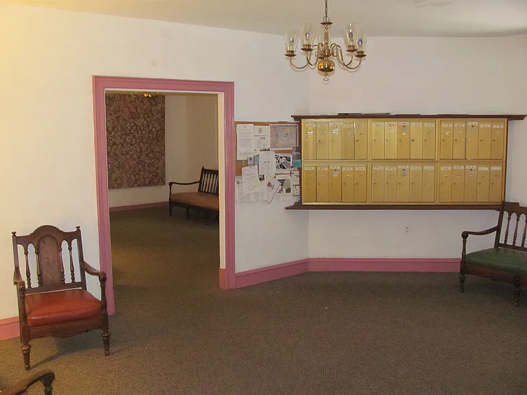 7000 Lincoln Dr #C2 — Photo 9