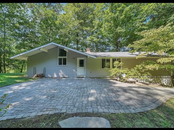 957 Haverstraw Rd, Suffern, NY 10901