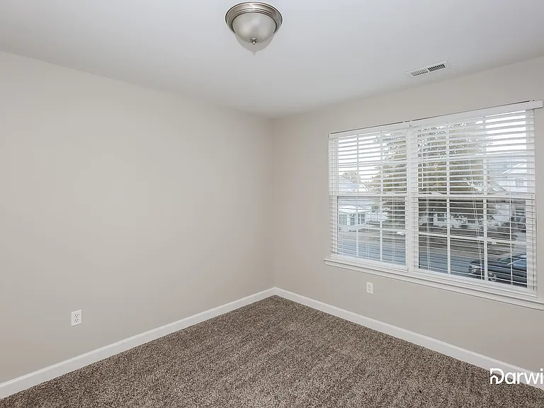 8812 Cornwall St — Photo 10