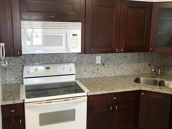 2nd image of 1530 NE 191st St APT 222
