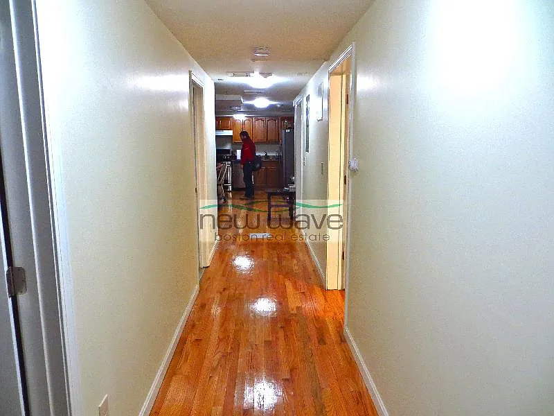 4 bed, 1200 sqft, $6,400 — Photo 3