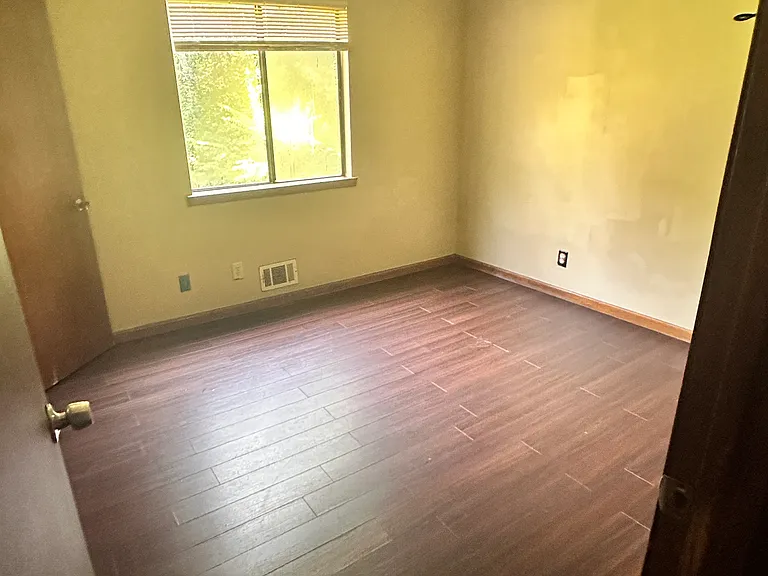 3335 Hillside Dr — Photo 17