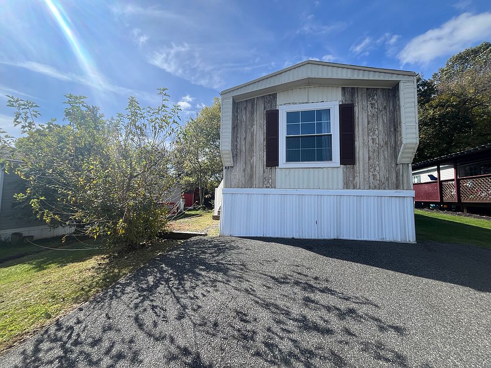 1st image of 64 Ashford Ln
