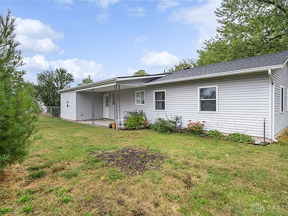 3rd image of 96 Poe Ln