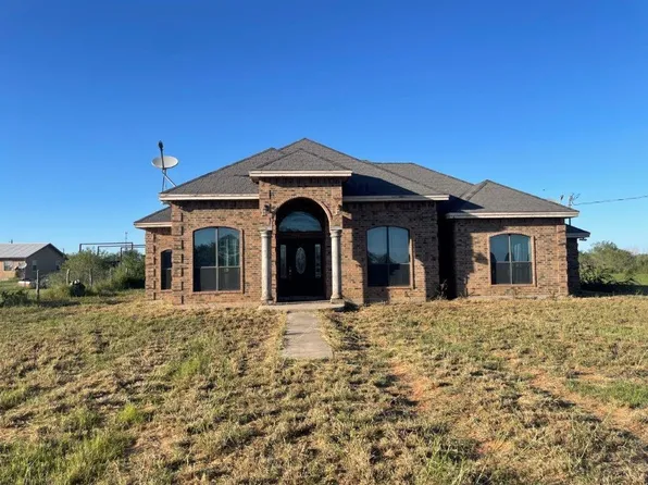 39 Robbie Dr, Hebbronville, TX 78361