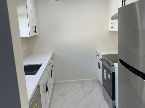1436 Regent St, Redwood City, CA 94061