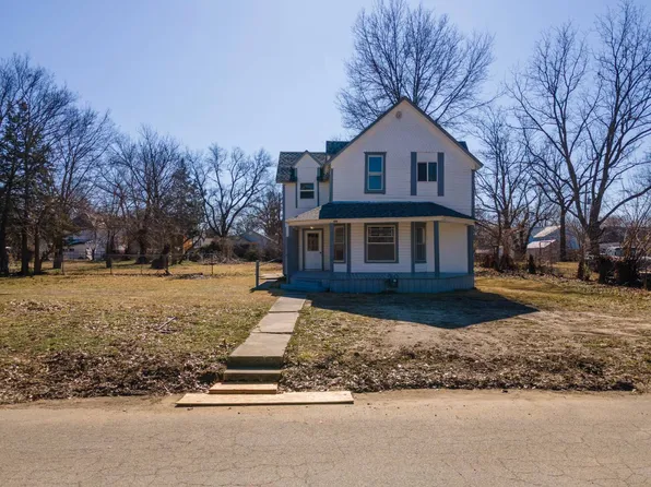 108 E Orange Ave, Caney, KS 67333