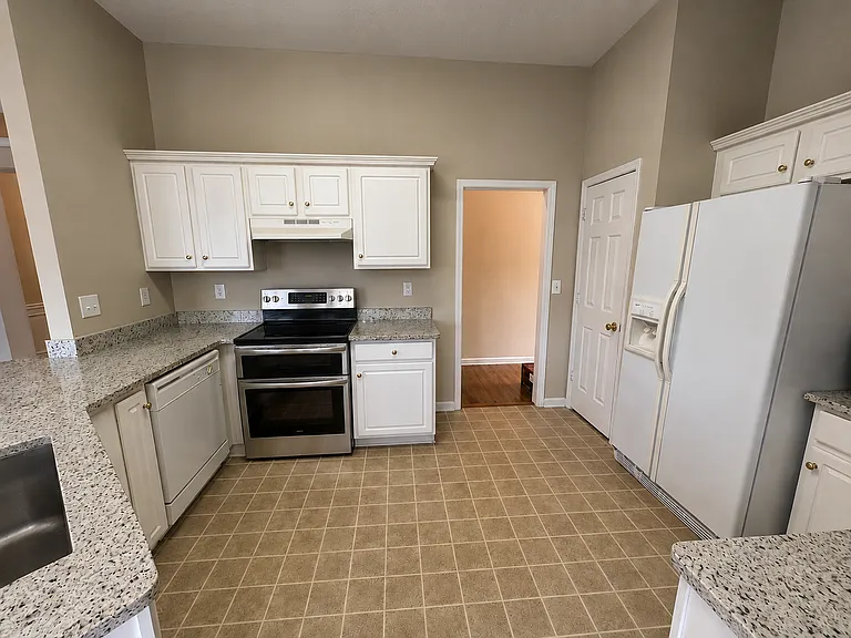 500 Liverpool Ct — Photo 26