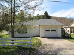 104 Elk Dr, Elkview, WV 25071