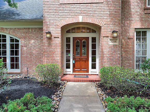 4th image of 3218 Winding Lake Way