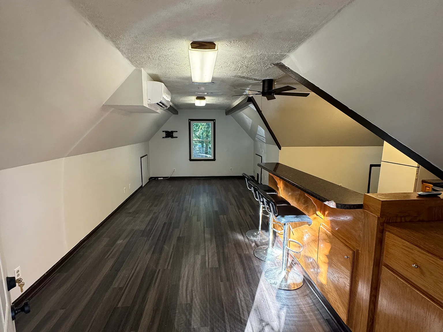 2 bed, 1500 sqft, $1,300 — Photo 3