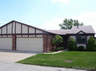 14388 E Forteen Mile Rd, Warren, MI 48088