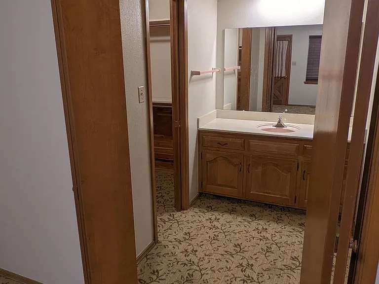 2657 Chateau Dr — Photo 17