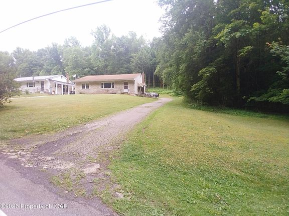 4th image of 526 Rattlin Run Rd