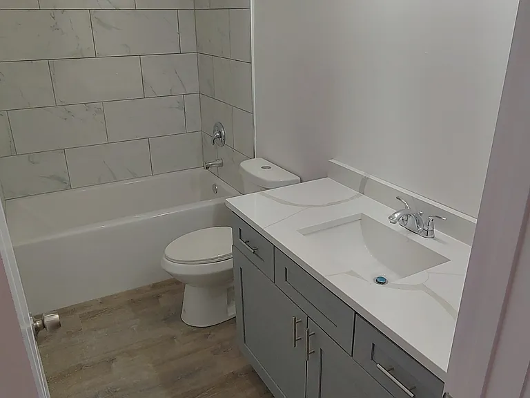 4414 N Austin Ave #100 — Photo 11