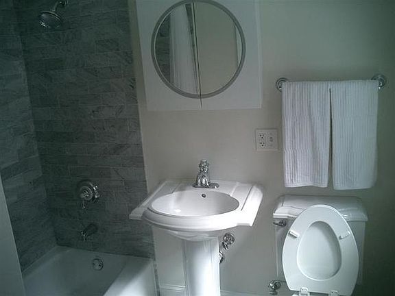 4th image of 1228 Elmwood Ave APT 2E