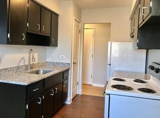 6825 N Ridge Blvd #402, Chicago, IL 60645