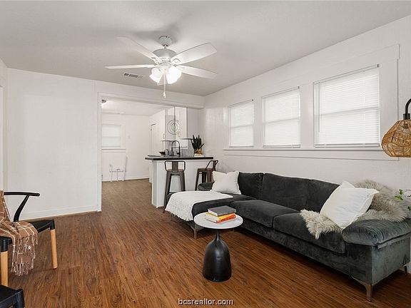 5th image of 1304 E 23rd St