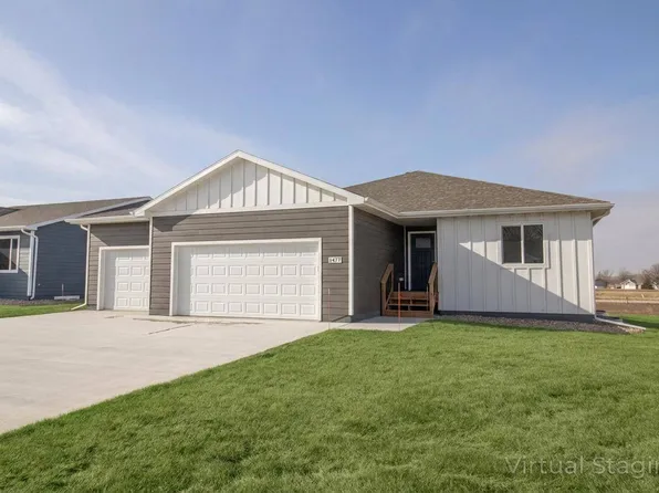 1477 Jefferson Ln, Rock Valley, IA 51247