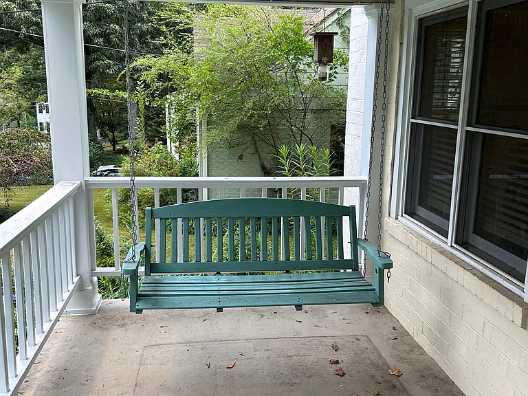 1106 Loring St SE — Photo 3