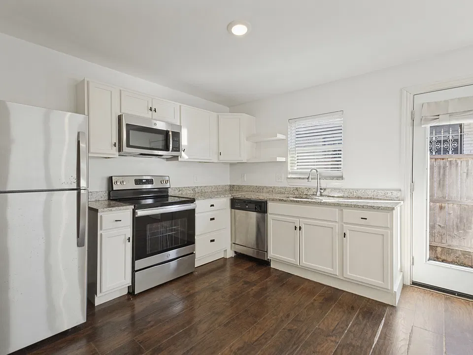 10021 Olmos Dr #10021