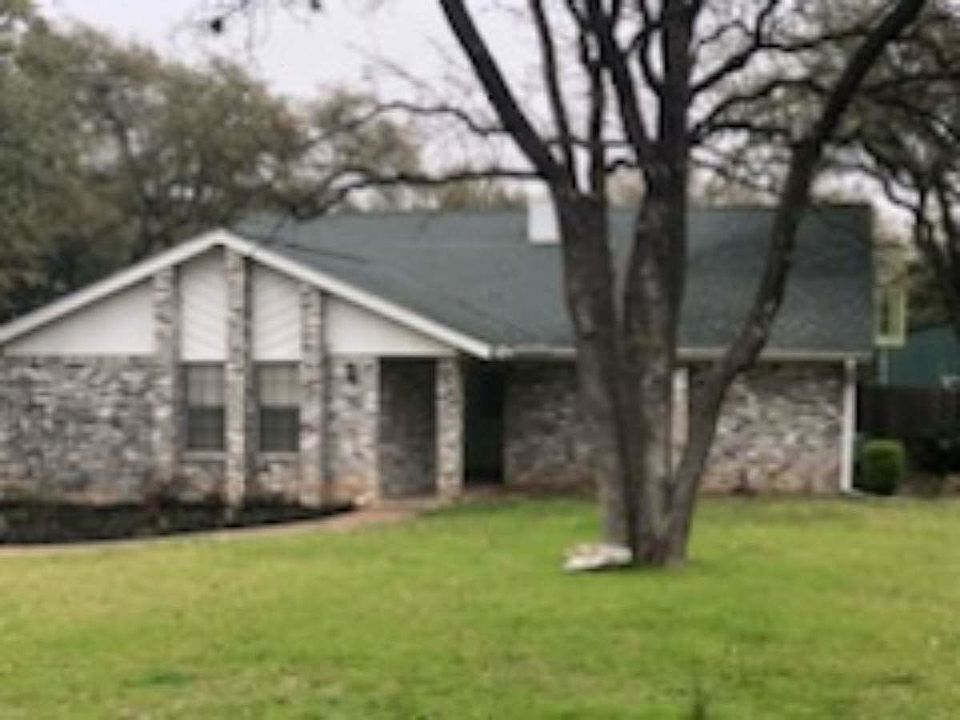 1st image of 208 Prize Oaks Dr