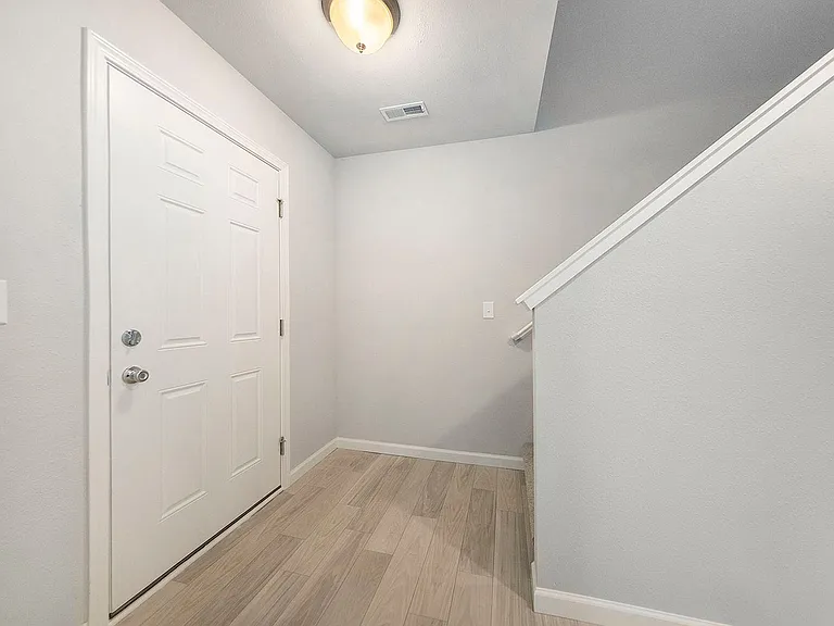 438 Hidden Meadows Dr — Photo 9
