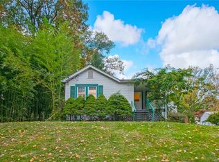 23 S Airmont Rd, Suffern, NY 10901