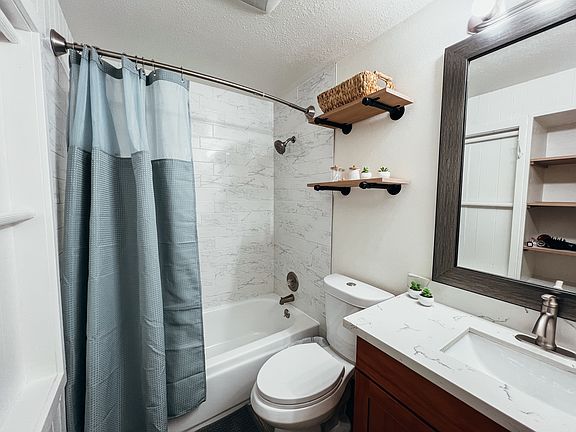 5th image of 9557 Ashworth Ave N #A