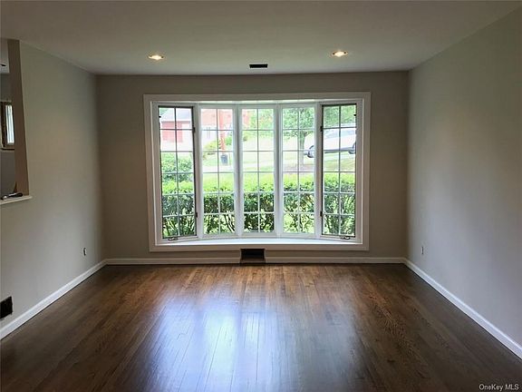 4th image of 3427 Fairview Ct