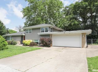 108 W 15th Ave, Coal Valley, IL 61240