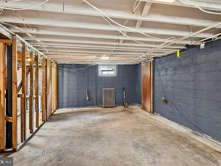 113 S Valley Rd — Photo 39