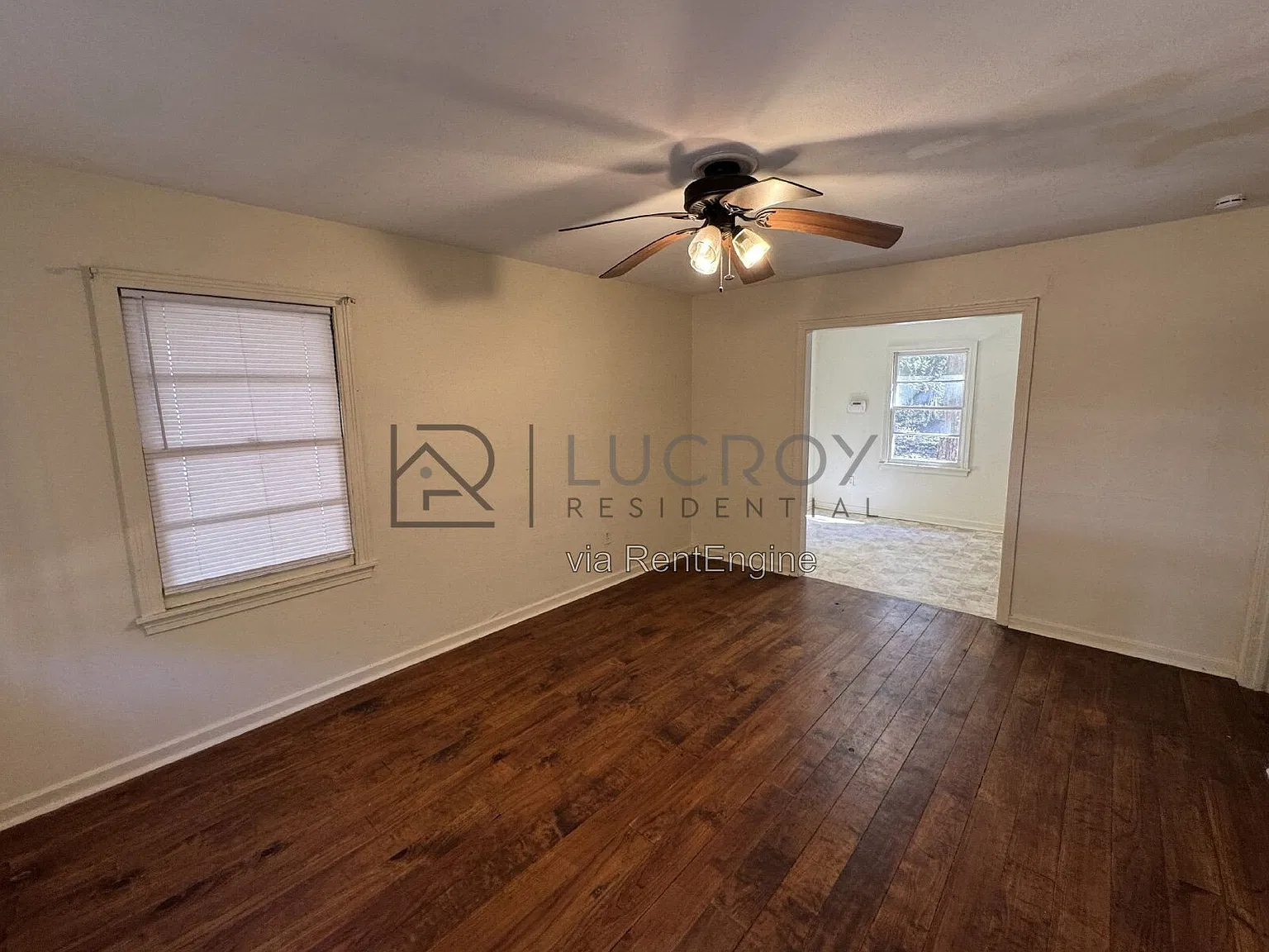 3 bed, 1.0 bath, 1003 sqft, $1,050 — Photo 3