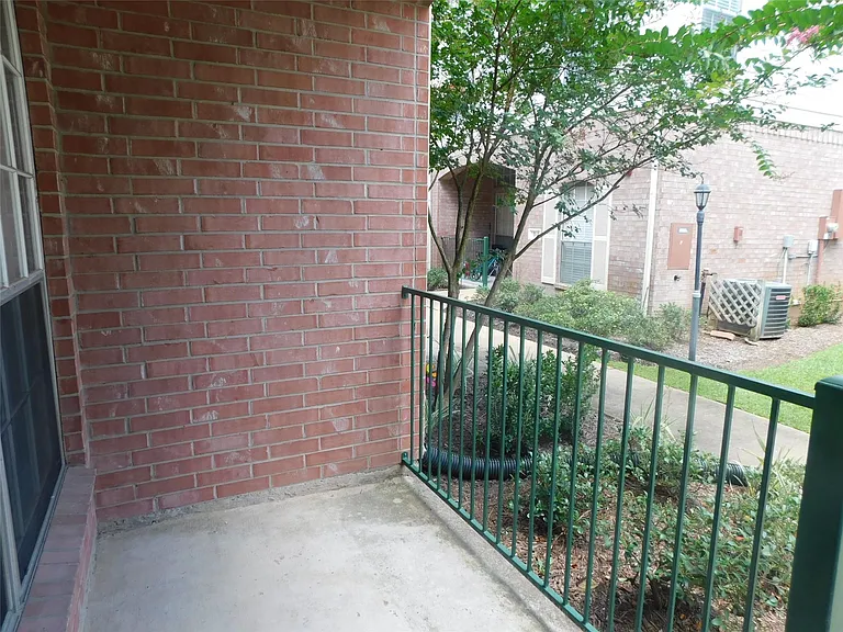 2710 Grants Lake Blvd #F4 — Photo 3