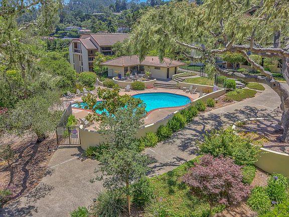 2nd image of 1105 Golden Oaks Ln