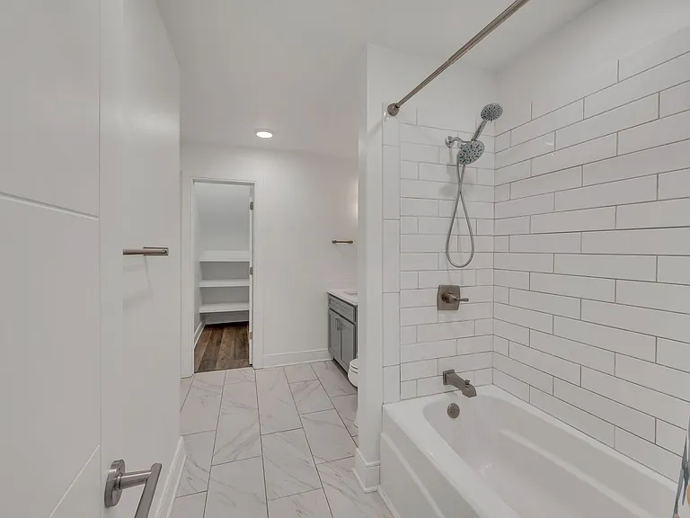 807B Porter Rd — Photo 13