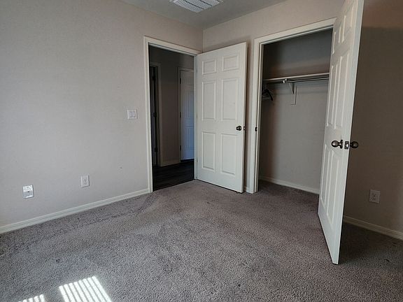 3rd image of 70 W Cottonwood Ln