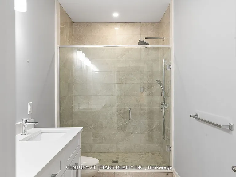 19 Tracy Dr — Photo 17