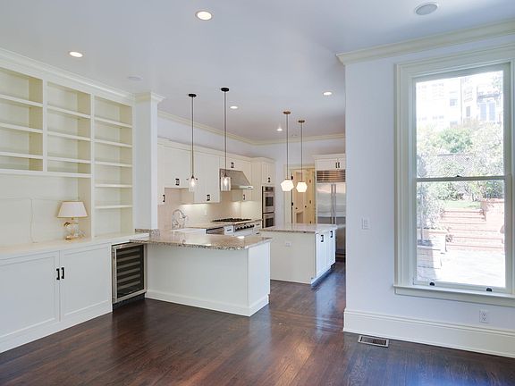 5th image of 2608 Sacramento St