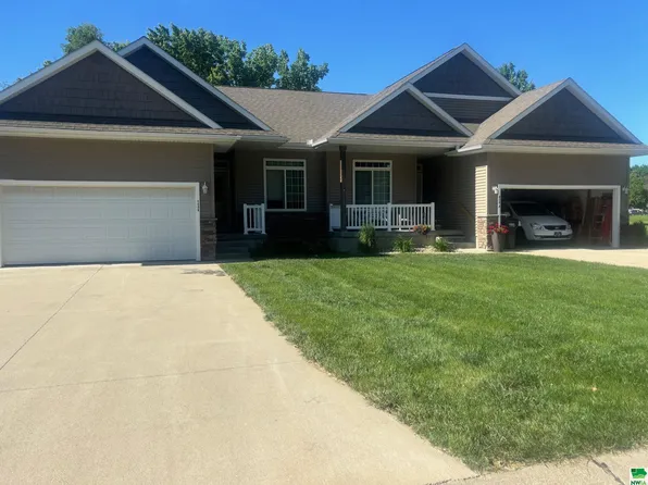 409-B Valley View Dr, Cherokee, IA 51012