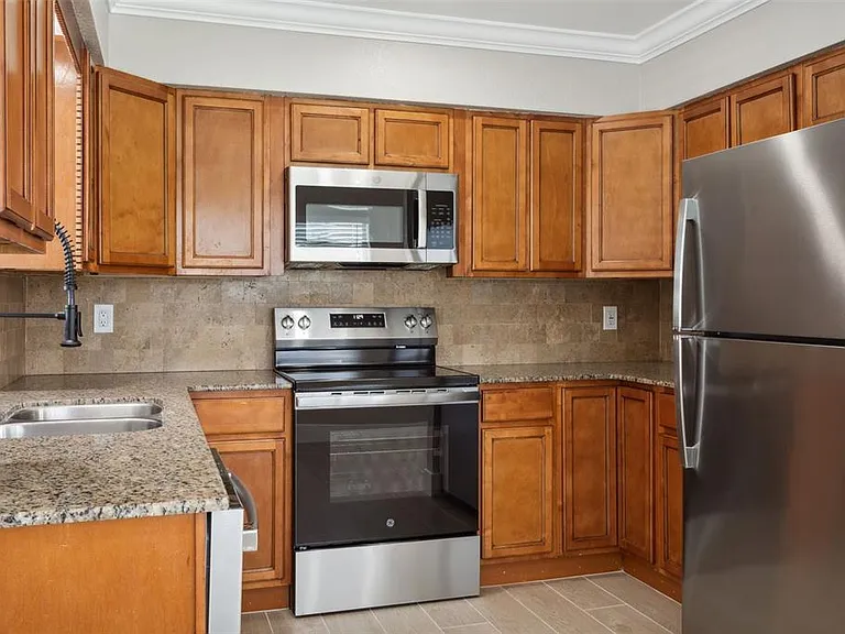 3819 W Gray St — Photo 6