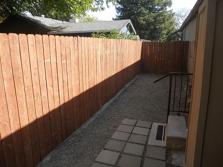 461 Walnut St — Photo 16