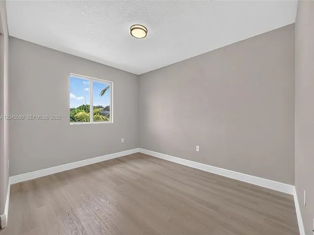5 bed, 3.0 bath, 3116 sqft, $4,850 — Photo 3