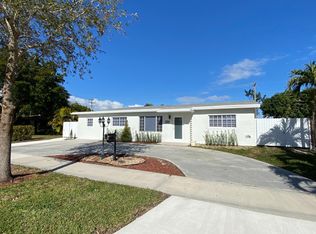 19511 Holiday Rd, Cutler Bay, FL 33189