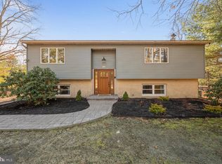 11 Johnson Rd, Vincentown, NJ 08088