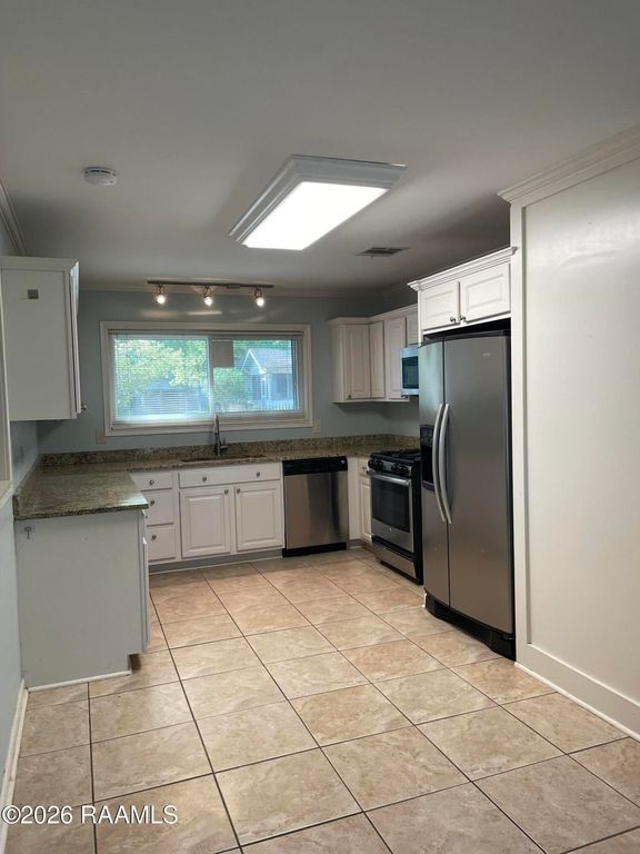 414 Oaklawn Ave, Lafayette, LA - More