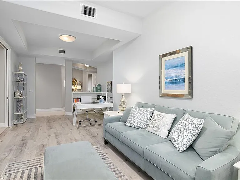 3099 Lancaster Dr #7-701 — Photo 12
