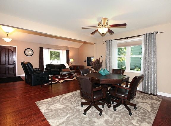 5th image of 17593 W Dartmoor Dr
