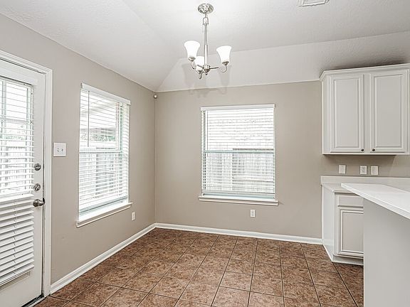 5th image of 549 Green Cedar Dr