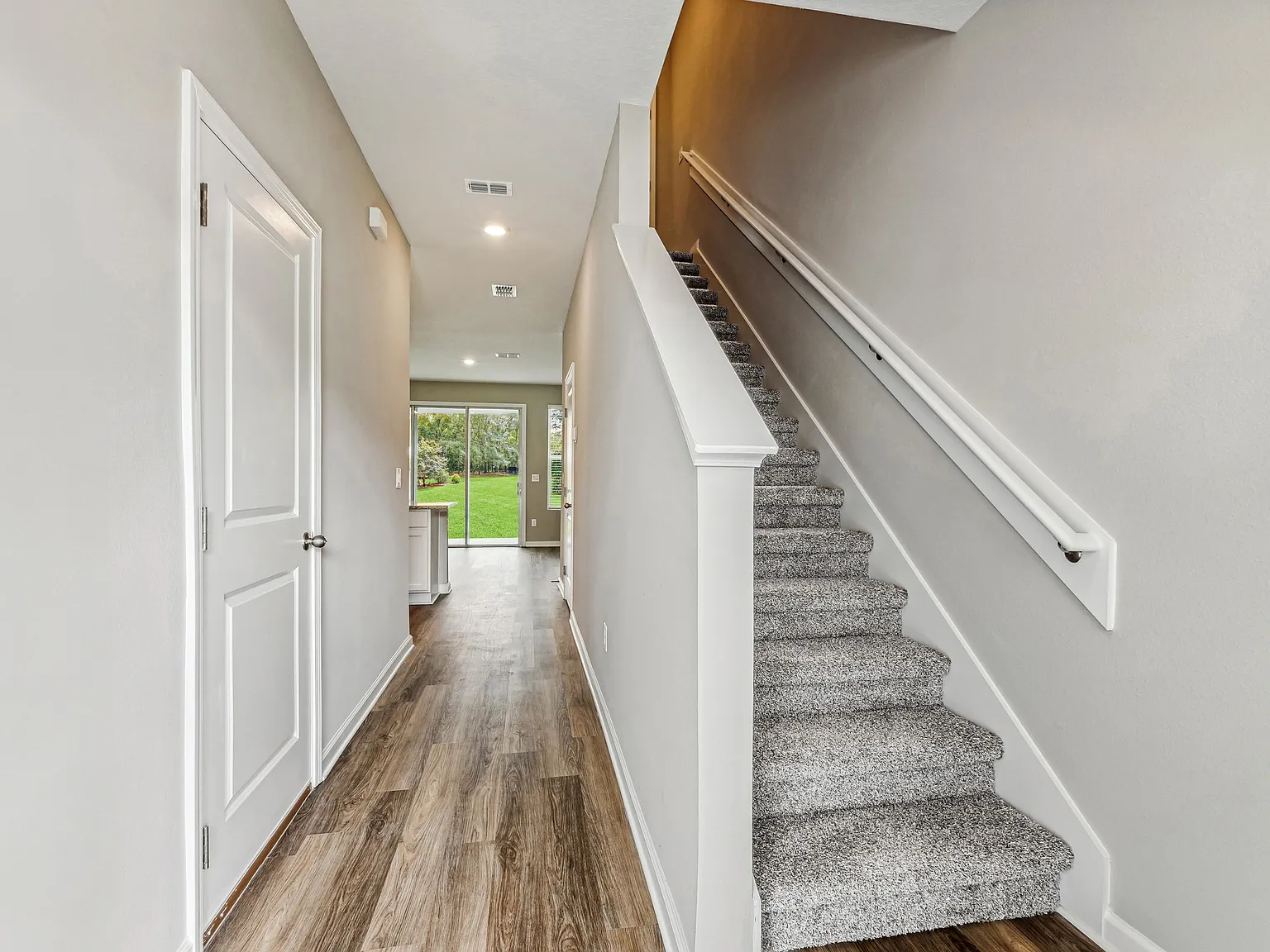 Casa Solara Townhomes — Photo 2